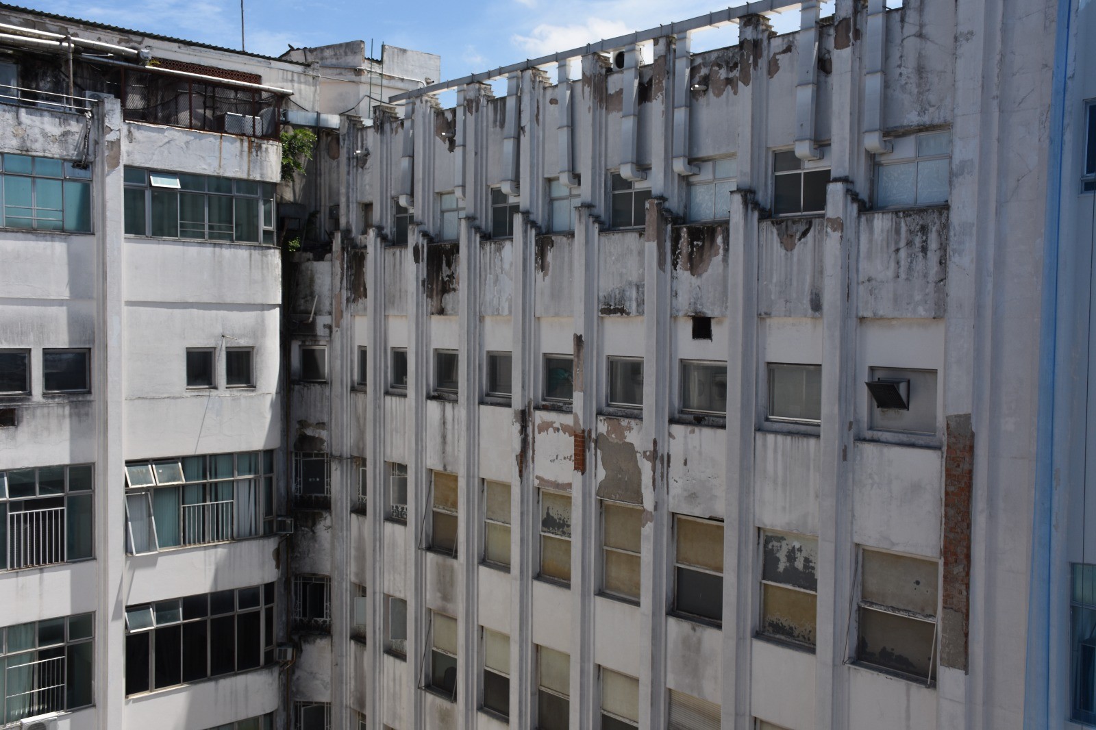 Parede externa do prédio de acesso ao Instituto do Cérebro, anexo ao Hospital Federal dos Servidores — Foto: Reprodução relatório