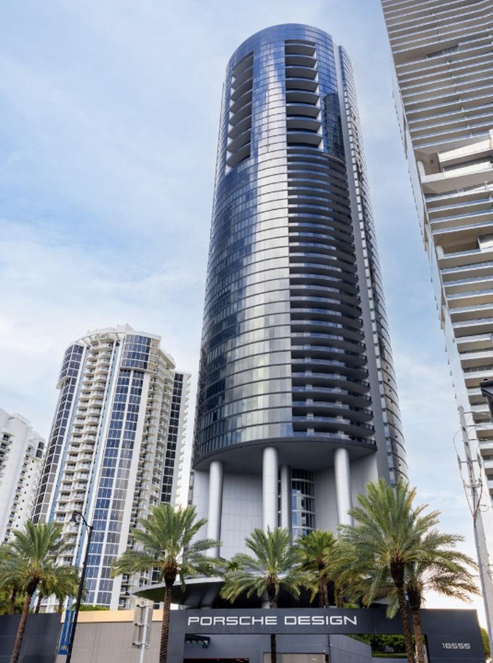 A torre Porsche Design em Sunny Isles Beach, Miami — Foto: Scott Baker/The New York Times