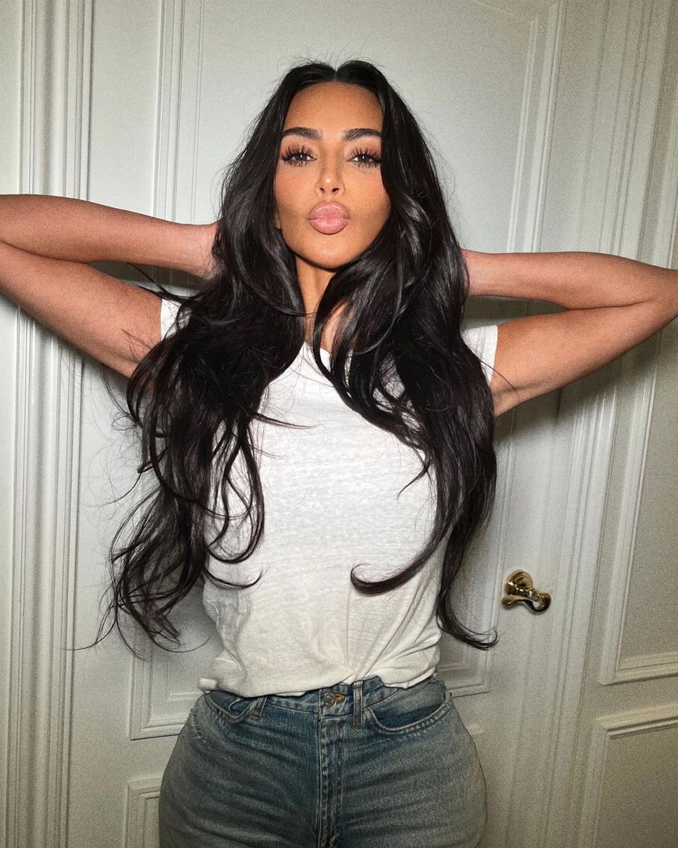 O segredo da pele lisinha de Kim Kardashian  — Foto: Reprodução Instagram