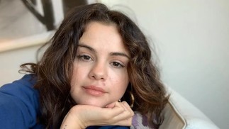 Selena Gomez posa sem filtro e maquiagem — Foto: Reprodução / Instagram