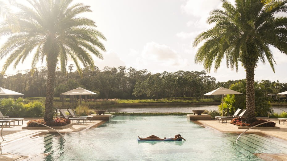 A piscina de borda infinita do luxuoso Four Seasons, que será casa da seleção brasileira antes da Copa América — Foto: divulgação