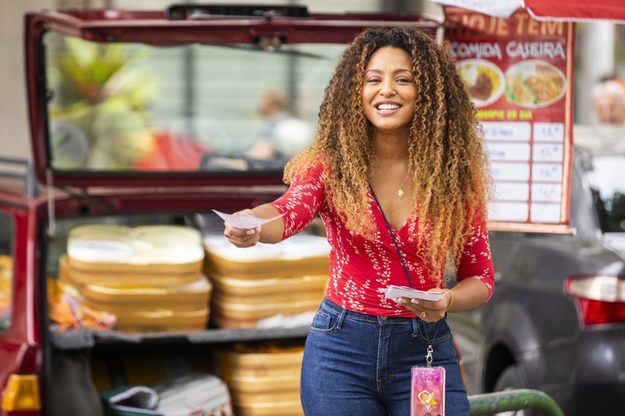 Sheron Menezzes como Sol, protagonista de 'Vai na fé'