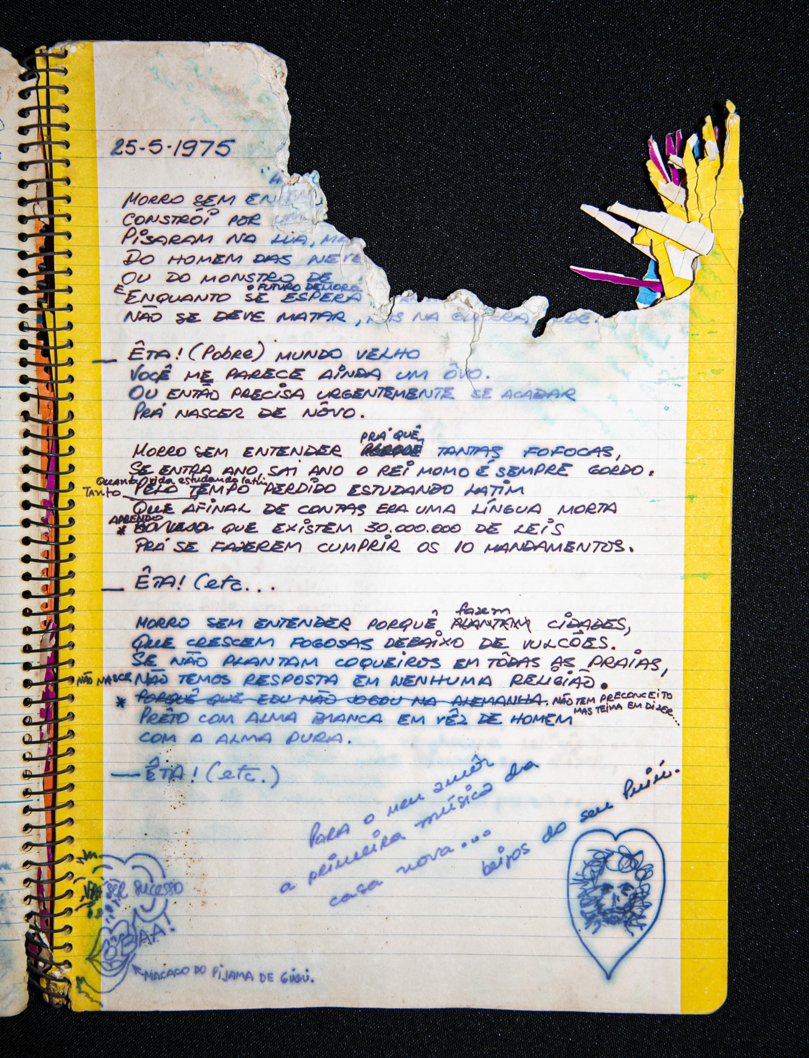 Caderno preservado no acervo de Erasmo Carlos — Foto: Guito Moreto