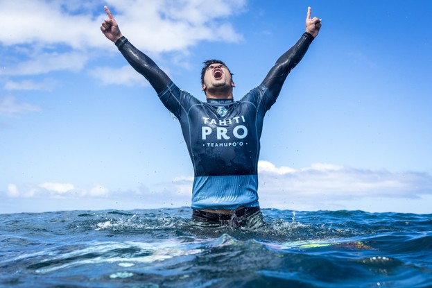 Gabriel Medina é bicampeão em Teahupo'o, no Taiti