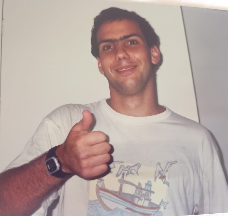 Socióloga que perdeu o filho, Luiz Fernando Caldeira (foto),  em assalto em Niterói escreve carta para família de Marcelo Benchimos, o empresário agredido