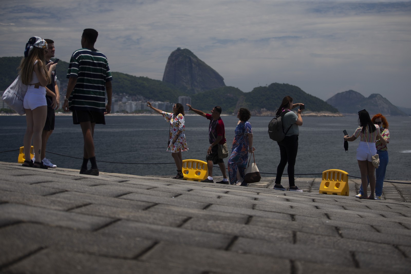 Movimento no Forte de Copacabana horas antes do réveillon 2022 — Foto: Márcia Foletto / Agência O Globo