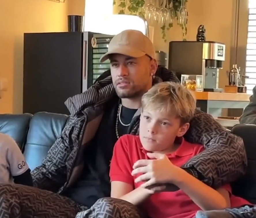 Neymar posa com o filho Davi Lucca