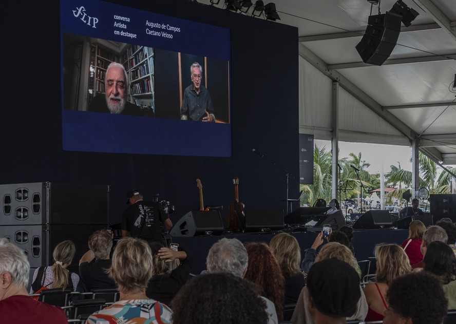 Vídeo do poeta Augusto de Campos com Caetano Veloso, exibido na Flip 2023