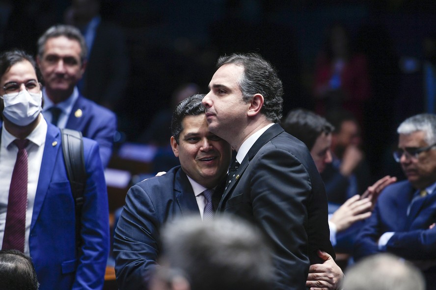 Davi Alcolumbre e Rodrigo Pacheco: ex-presidente do Senado foi escolhido pelo atual para relatar projeto sobre dívidas