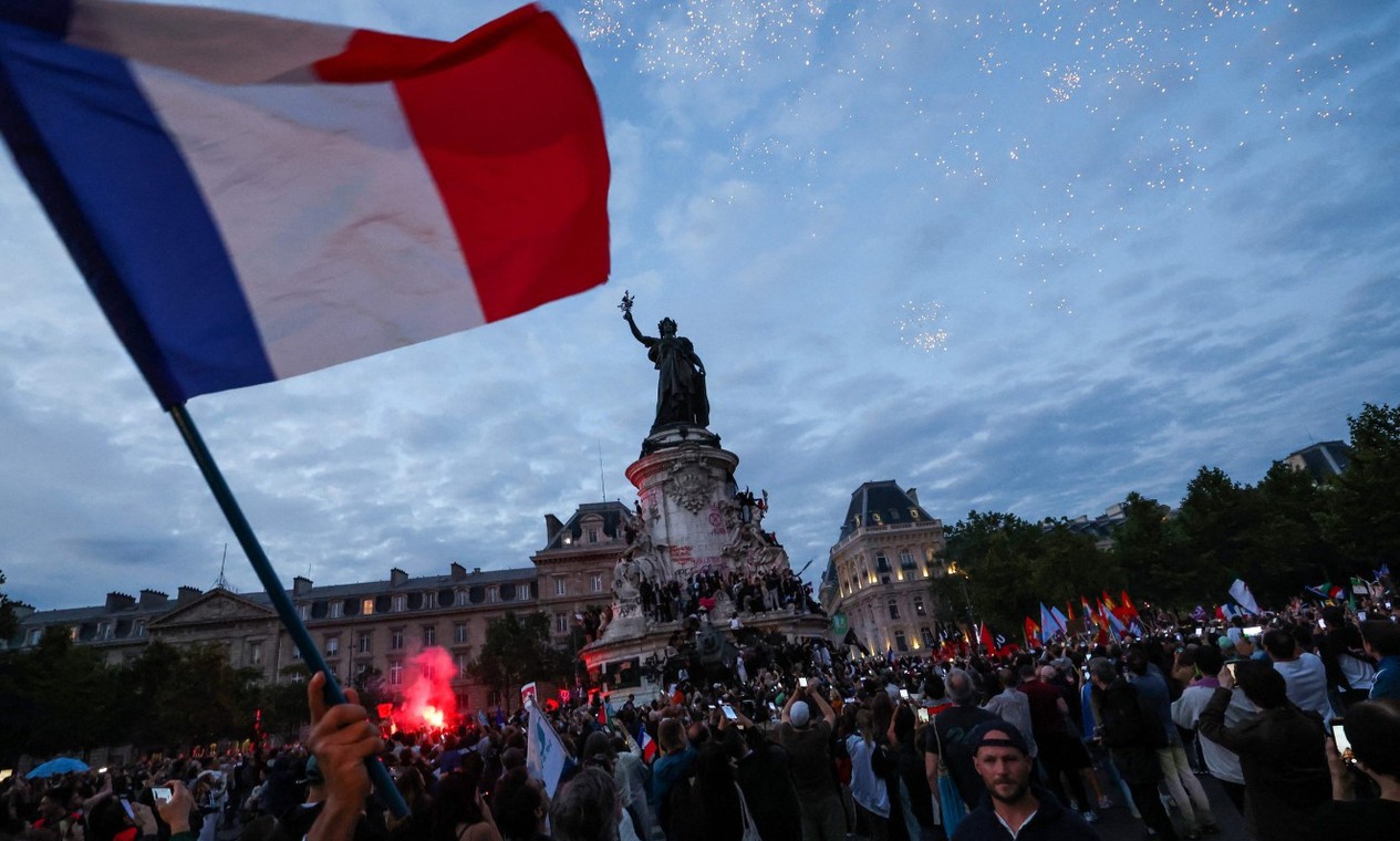 Esquerda francesa critica Macron e exige cargo de primeiro-ministro