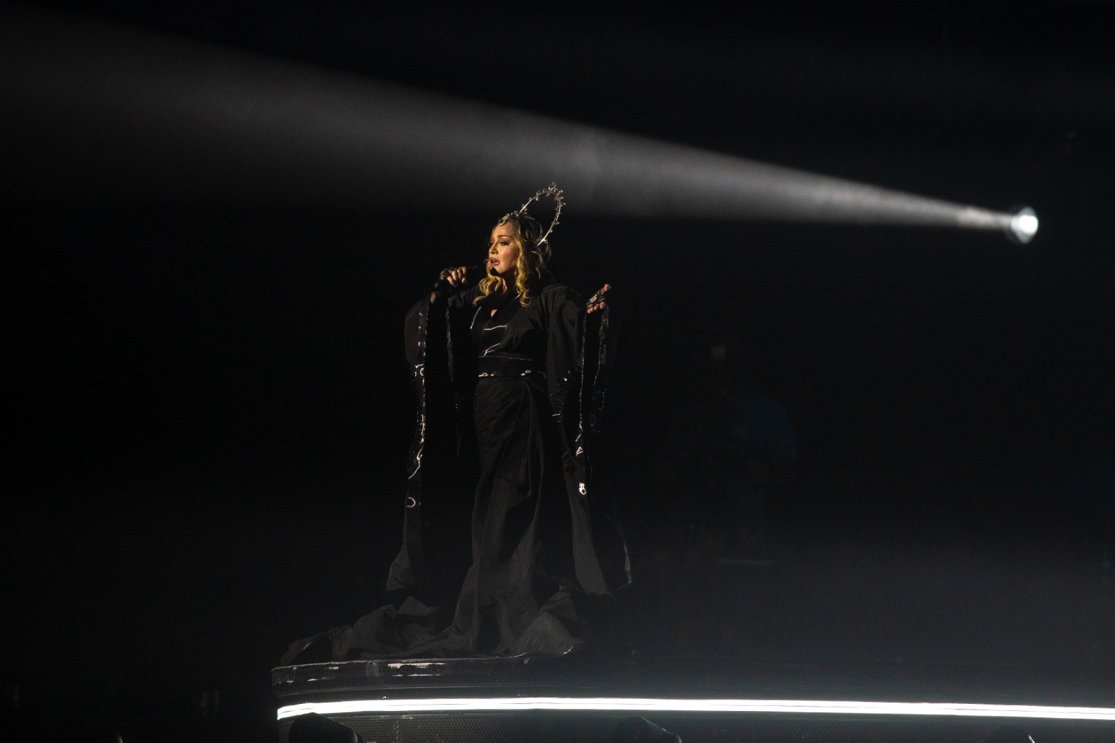 Para finalizar, a cantora deu uma última passada na abertura do show — Foto: Alexandre Cassiano