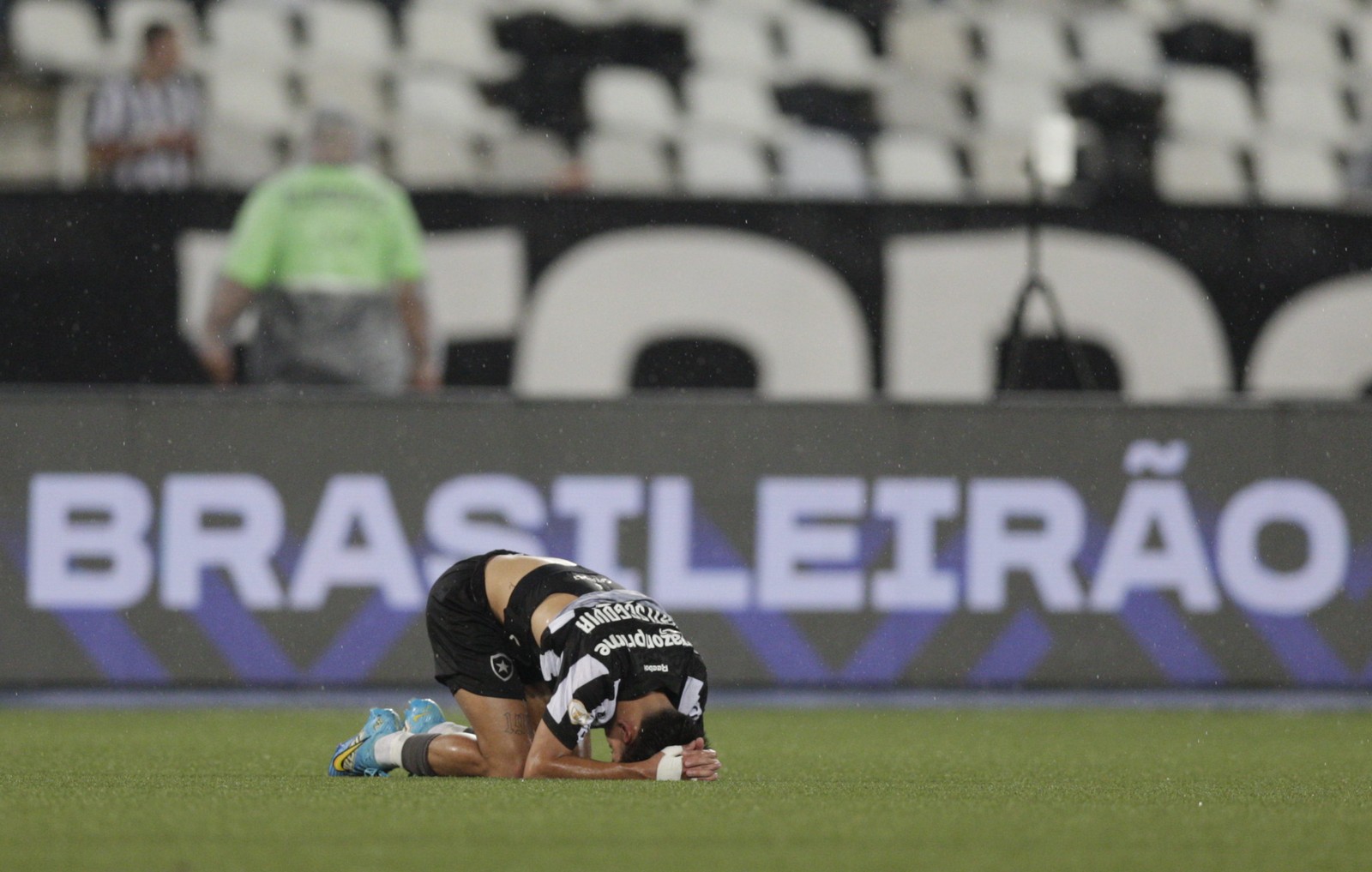 A derrota foi a primeira das últimas quatro, que derrubaram para menos de 40% as chances do Botafogo ser campeão — Foto: Alexandre Cassiano/Agência O Globo