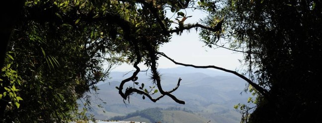 Janela do céu, em Ibitipoca (MG), é um dos lugares mais concorridos para fotografar uma visita ao parque — Foto: Evandro Rodney / Arquivo