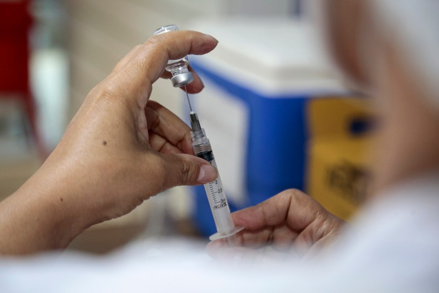Vacina contra a Covid-19 XBB é aplicada na cidade do Rio