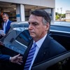 O ex-presidente Jair Bolsonaro, após prestar depoimento para a PF - Brenno Carvalho/Agência O Globo/18-10-2023