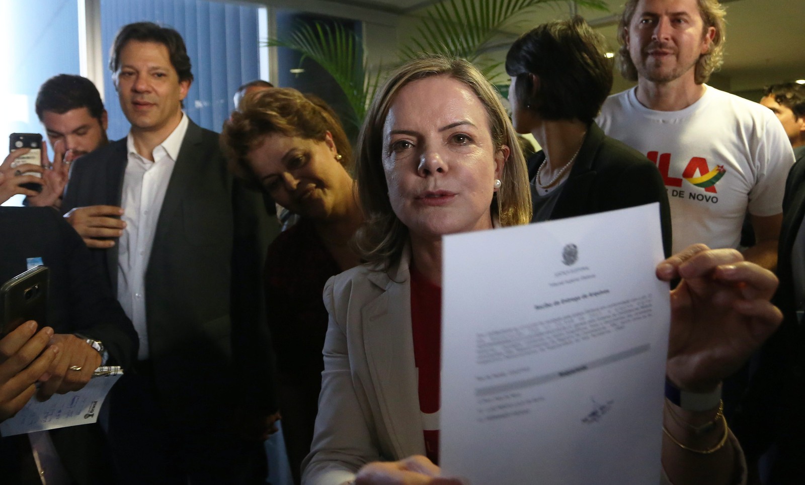 Gleisi Hoffmann, Fernando Haddad e Dilma Rousseff registram candidatura de Lula — Foto: Aílton de Freitas