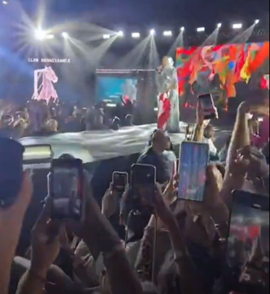 Beyoncé surpreende fãs e aparece em evento promovido em Salvador (BA)