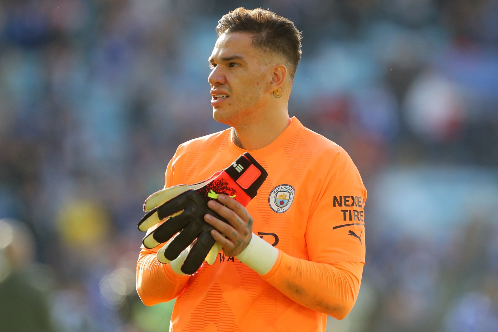 Ederson é o goleiro principal do Manchester City desde 2017, e com o clube foi vice-campeão da Chelsea em 2020/21 — Foto: Geoff Caddick / AFP