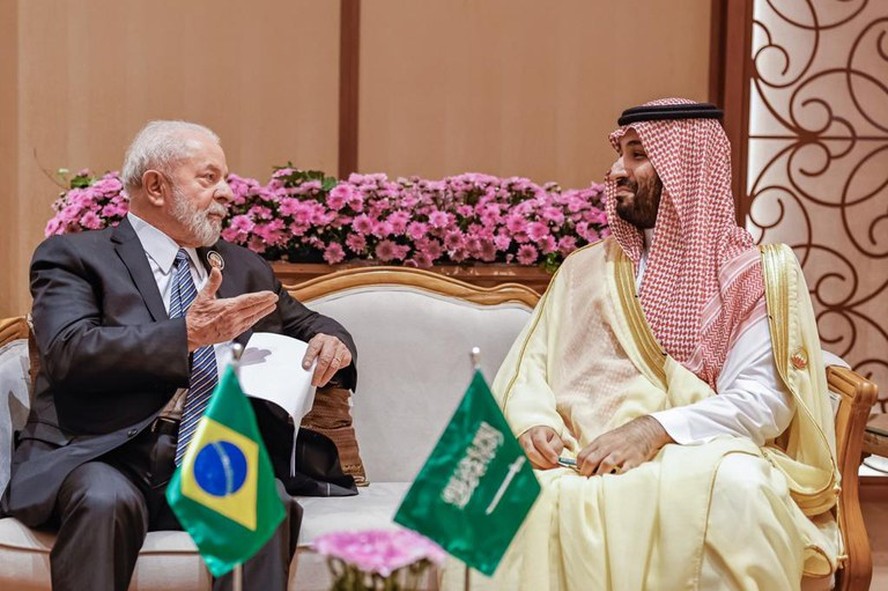 Lula e Mohammed bin Salman, príncipe herdeiro e primeiro-ministro da Arábia Saudita