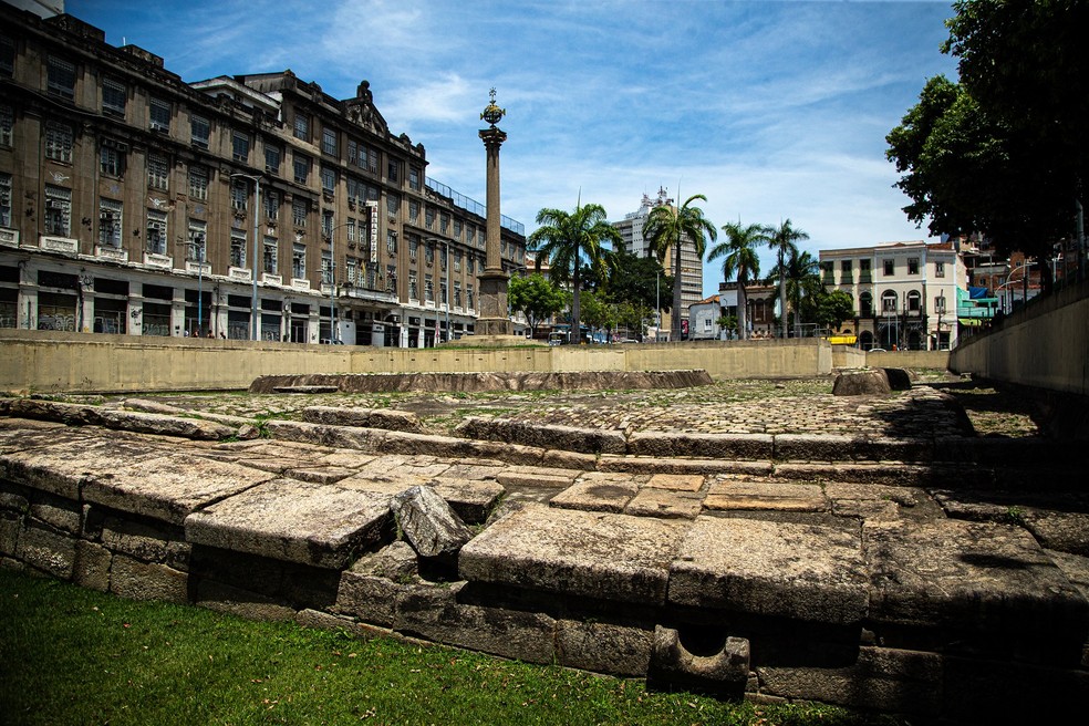 Cais do Valongo: tombado pelo Iphan, maior porto de escravizados no país e onde morava africano respeitado por outros que eram iniciados em práticas religiosas que amedrontaram moradores em 1835 — Foto: Hermes de Paula