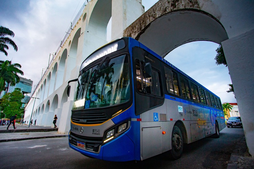 Terminais Deodoro e Gentileza, assim como a região da Lapa, passam a ter mais serviços de ônibus de madrugada