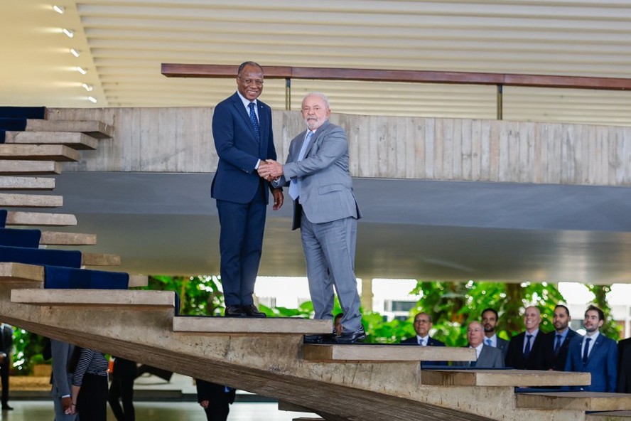 Presidente Luiz Inácio Lula da Silva recebe no Palácio do Planalto o primeiro-ministro de Cabo Verde, Ulisses Correia e Silva