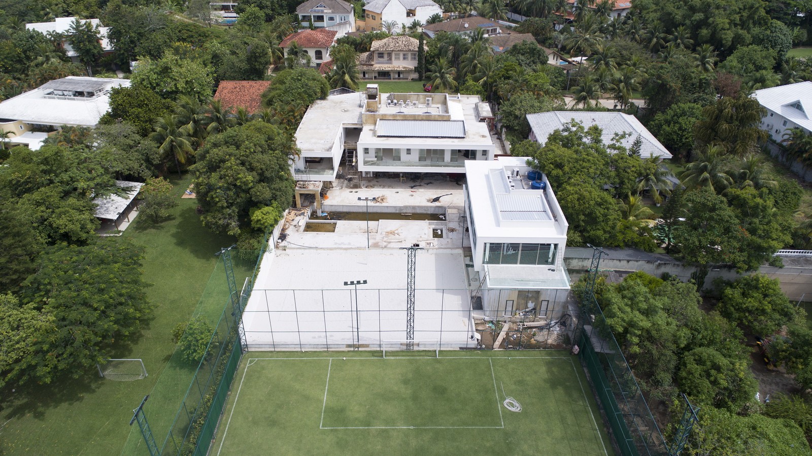 A mansão de Romário na Barra da Tijuca — Foto: Renee Rocha / Agência O Globo 