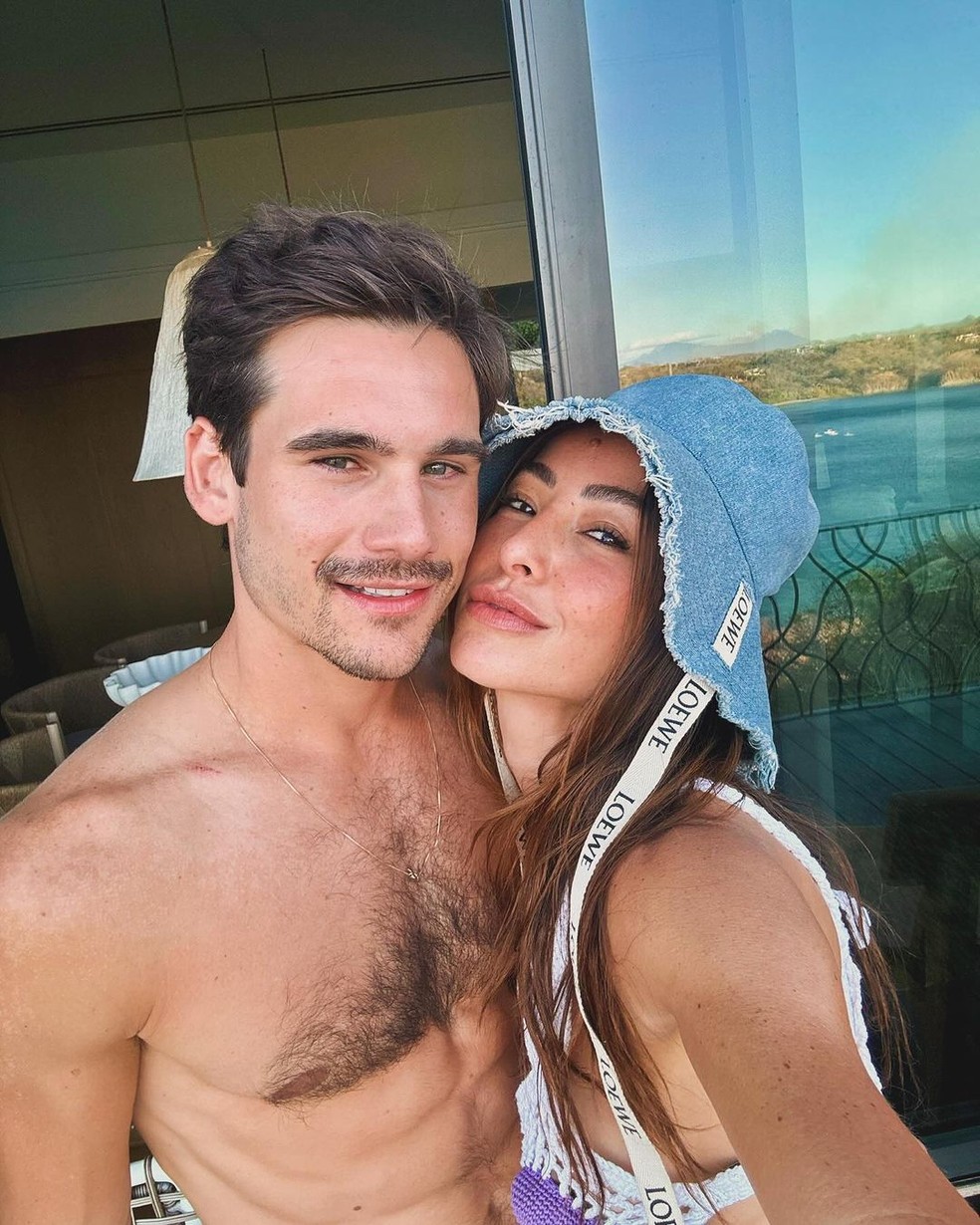 Sabrina Sato com o namorado, Nicolas Prattes — Foto: Reprodução Instagram