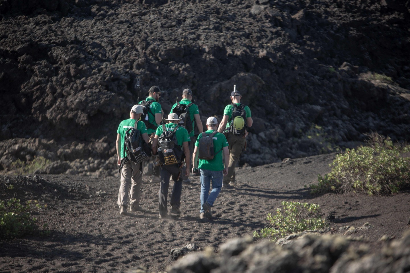 Astronautas fazem treinamento no topo de vulcão nas Ilhas Canárias — Foto: DESIREE MARTIN / AFP