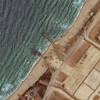 Imagem de satélite mostra a seção restante do píer Trident, construído pelos EUA, na costa de Gaza - Satellite image ©2024 Maxar Technologies / AFP
