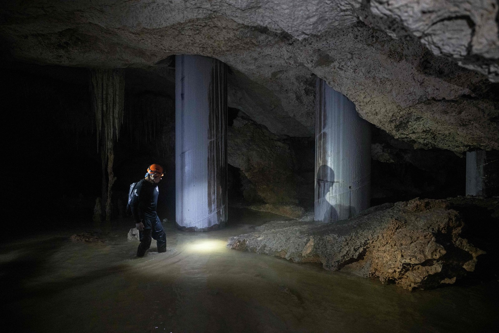 Pilares fazem parte do Trem Maya, obra turística que cobre 1.500 km na qual López Obrador prometeu levar prosperidade para uma das regiões mais empobrecidas do México — Foto: Carl de souza/AFP