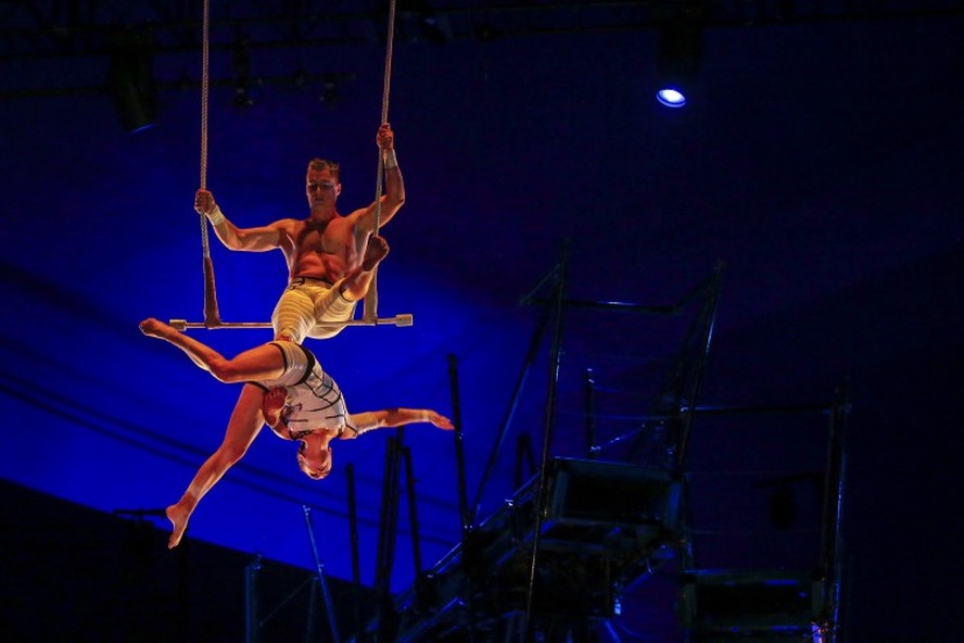 Cirque du Soleil estreia 'Bazzar' no Brasil