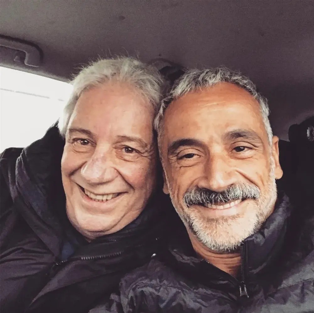 Numa participação no 'Conversa com Bial' em abril, Marco Nanini revelou que vive um relacionamento aberto com o marido, o produtor Fernando Libonati — Foto: Reprodução/Instagram