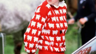 Diana, princesa de Gales, usando o suéter de lã da 'Warm and Wonderful', em 1981 — Foto: Tim Graham / Getty Images