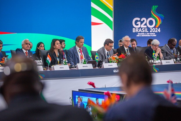 O ministro da Fazenda, Fernando Haddad (ao centro), ao lado do presidente do Banco Central, Roberto Campos Neto (direita), na  2ª  Reunião de Ministros de Finanças e Presidentes de Bancos Centrais do G20
