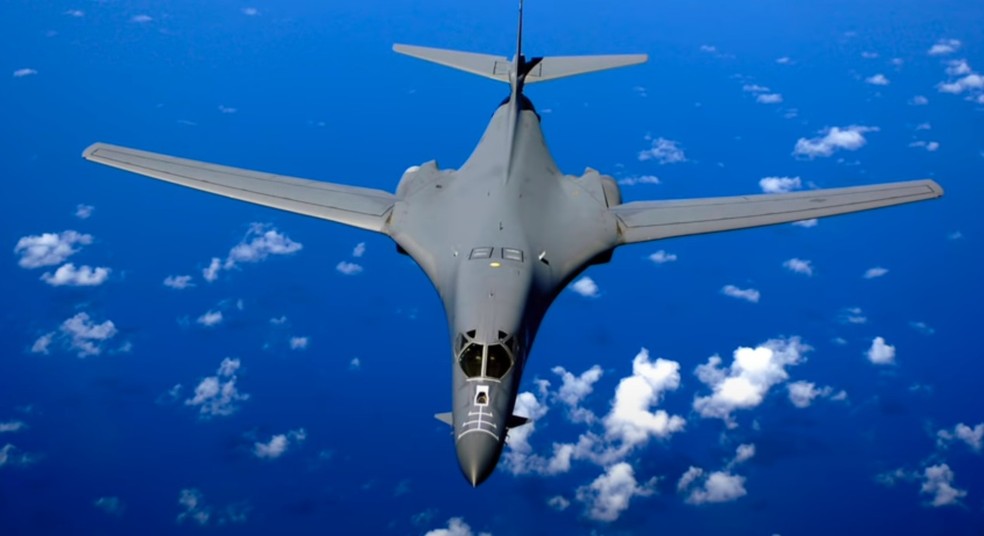 Bombardeiros supersônicos Tu-160 tem capacidade para até 110 toneladas e pode alcançar velocidade máxima de 2220 km/h — Foto: Reprodução