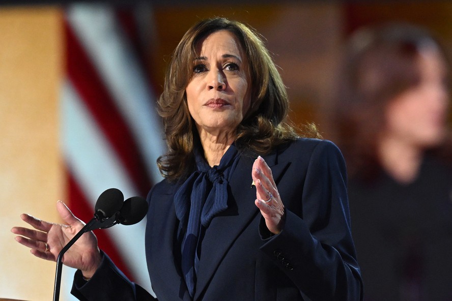 A vice-presidente dos EUA e candidata democrata à Presidência em 2024, Kamala Harris, discursa no quarto e último dia da Convenção Nacional Democrata, em Chicago