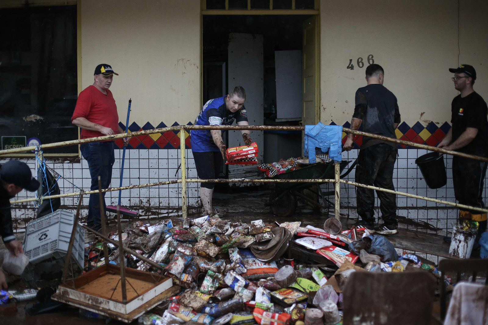 Supermercado afetado por fortes chuvas em Sinimbu, na região do Vale do Rio Pardo, no Rio Grande do Sul - Anselmo Cunha/AFP