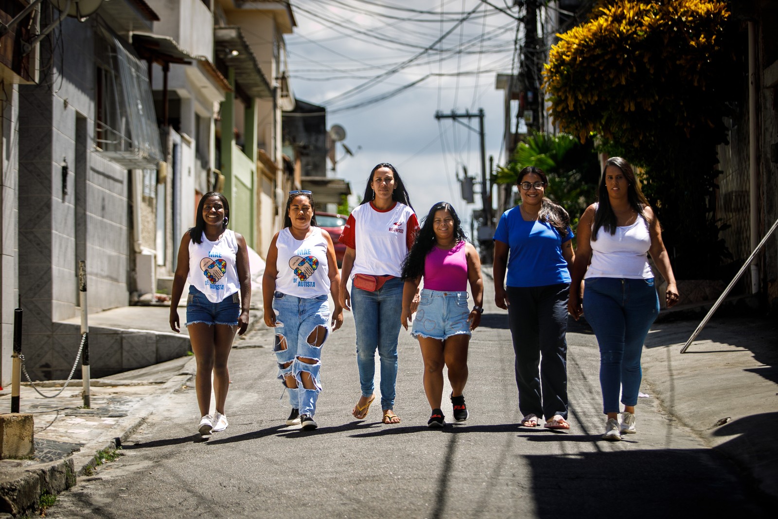 A ONG Neem ajuda mães da favela a terem acesso ao canabidiol para os filhos — Foto: Brenno Carvalho