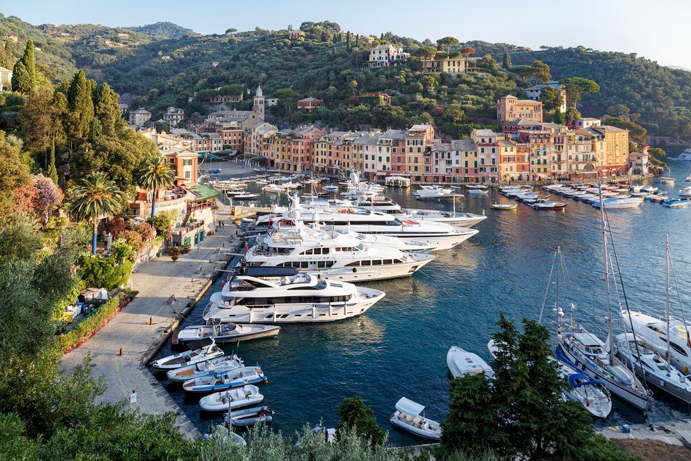 A pequena Portofino, no litoral norte da Itália, vista do alto — Foto: Reprodução / oreundici / Pixabay