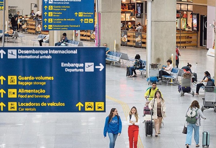 O aeroporto do Galeão tem recebido mais turistas estrangeiros em 2023