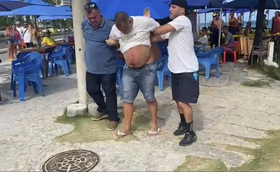 George Garcia de Souza Alcovias foi preso em março deste ano, na Praia da Barra da Tijuca, Zona Oeste do Rio — Foto: Reprodução