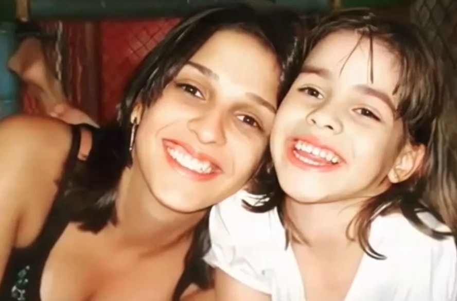 Ana Carolina Oliveira com a filha Isabella