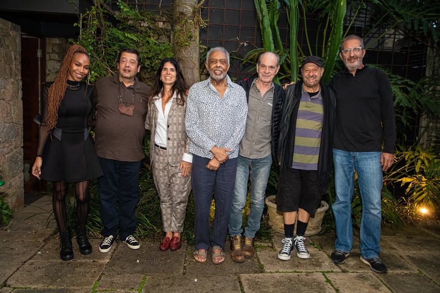 O conselho consultivo do Prêmio da Música Brasileira:  Karol Conká (à esquerda), José Maurício Machline, Heloisa Guarita, Gilberto Gil, Ney Matogrosso, João Bosco e o jornalista Antonio Carlos Miguel