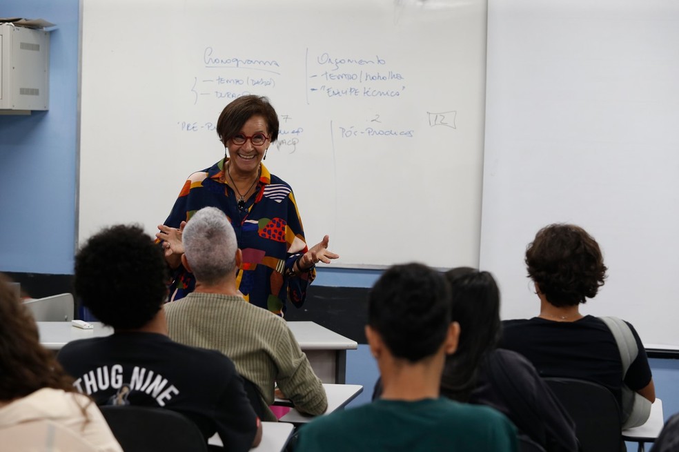 Aos 71 anos, Maria Chao tem dez orientandos de mestrado e doutorado — Foto: Fabiano Rocha/Agência O Globo