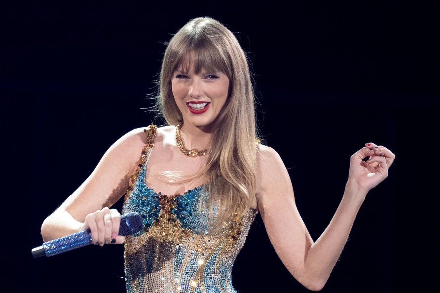 Cantor Taylor Swift em show de sua nova turnê 'The Eras'