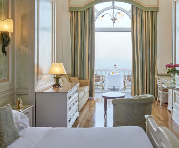 Um dos quartos do hotel onde Giovanna Lancellotti ficou em Sorrento — Foto: Reprodução/Excelsior Vittoria