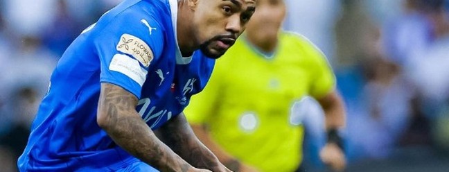 Malcom teve rápida passagem pelo Barcelona; atualmente joga no Al-Hilal — Foto: Reprodução