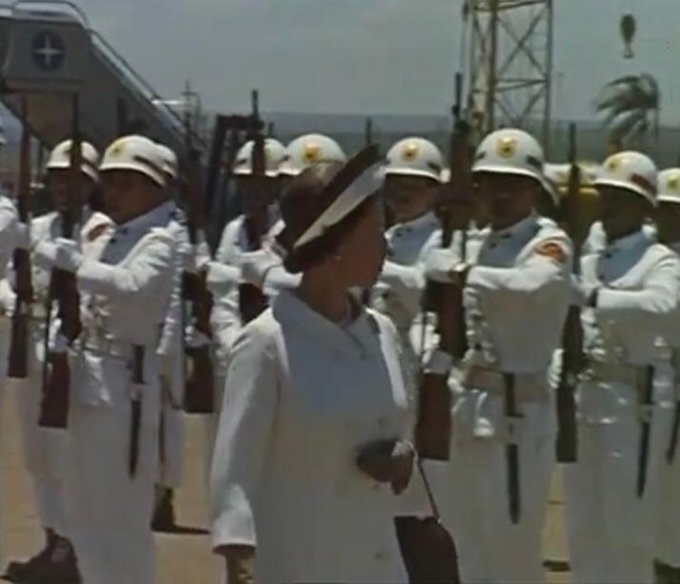 Chegada de rainha Elizabeth II à Brasília — Foto: Reprodução/Youtube