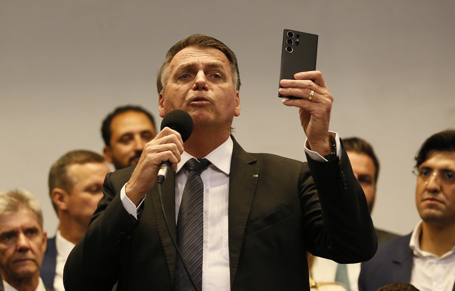 O ex-presidente Jair Bolsonaro discursa durante evento na Câmara dos Deputados em dezembro passado
